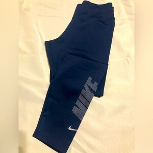 NWOT  Nike leggings